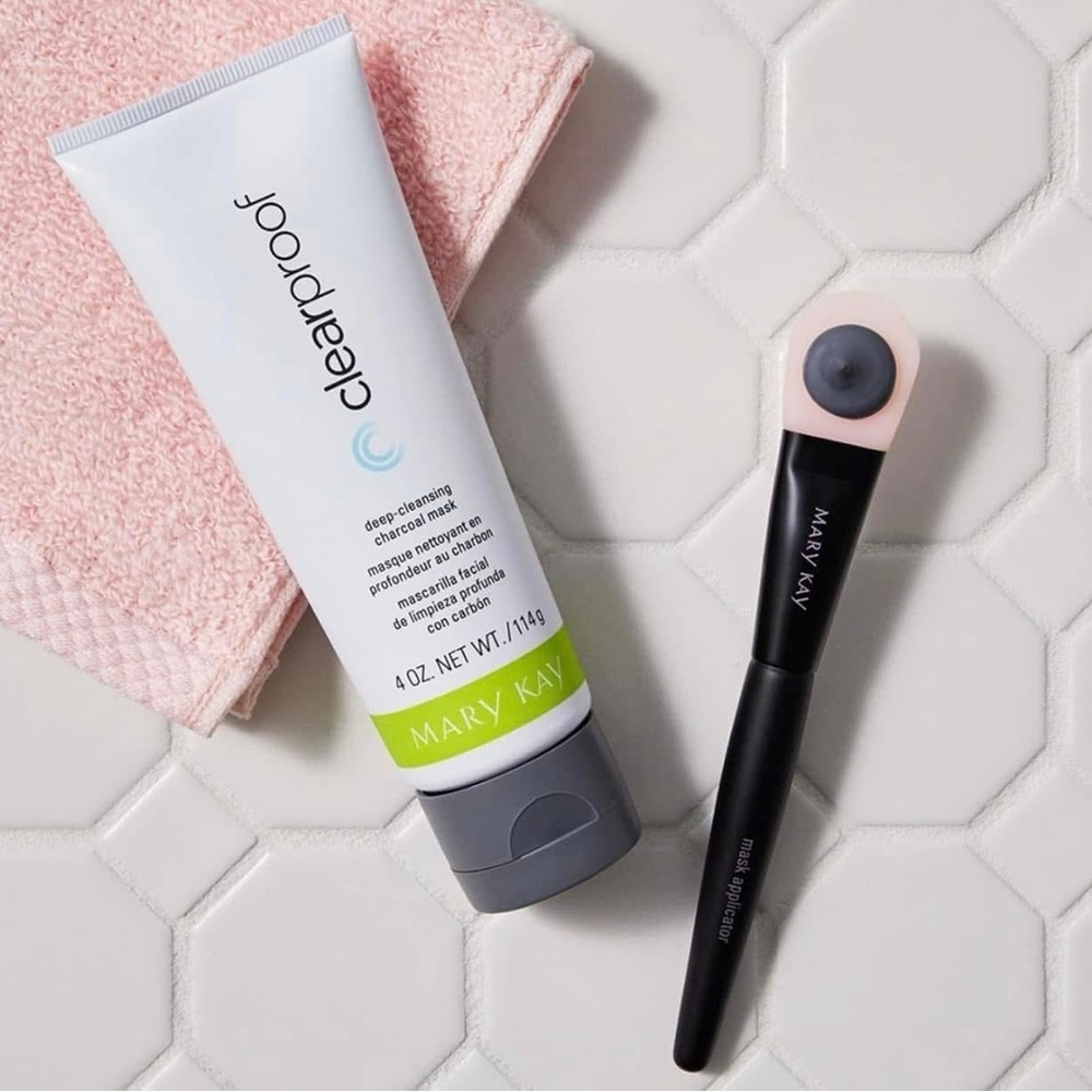 Mary Kay Clearproof Deep-Cleansing Charcoal Mask with Applicator - Black